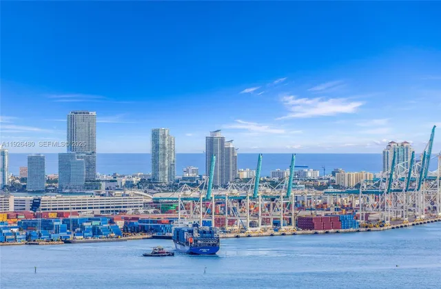 $1,995,000 | 1155 Brickell Bay Drive, Unit PH303, Miami, FL 33131