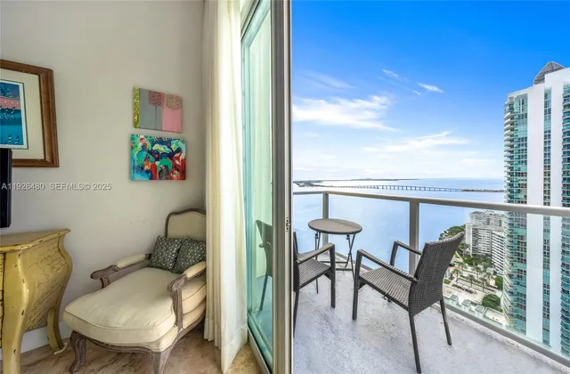 $1,995,000 | 1155 Brickell Bay Drive, Unit PH303, Miami, FL 33131