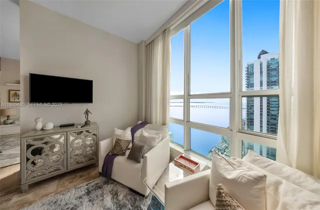 $1,995,000 | 1155 Brickell Bay Drive, Unit PH303, Miami, FL 33131