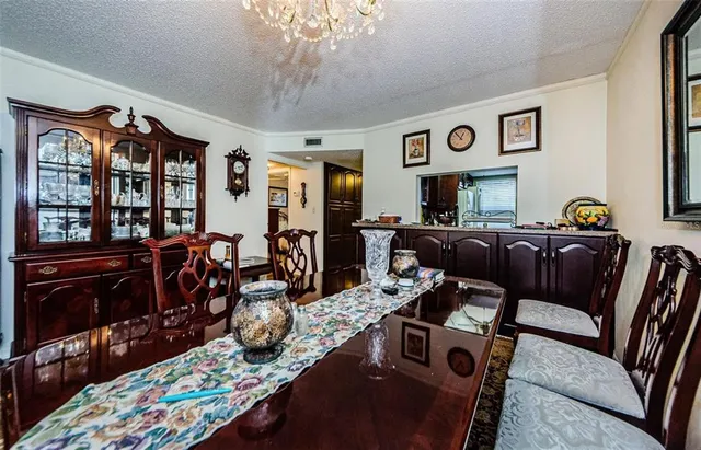 $2,100 | 90 South Highland Avenue, Unit 214, Tarpon Springs, FL 34689