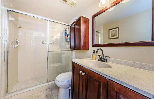 $2,100 | 90 South Highland Avenue, Unit 214, Tarpon Springs, FL 34689