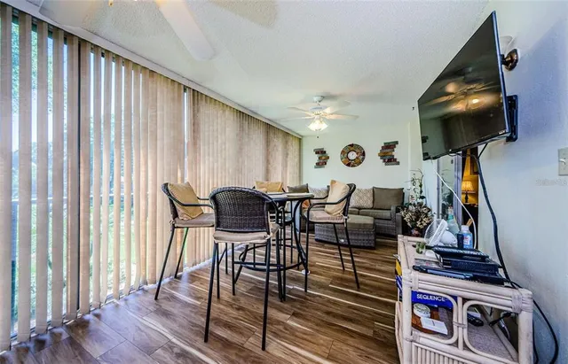 $2,100 | 90 South Highland Avenue, Unit 214, Tarpon Springs, FL 34689