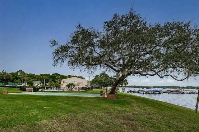 $2,100 | 90 South Highland Avenue, Unit 214, Tarpon Springs, FL 34689