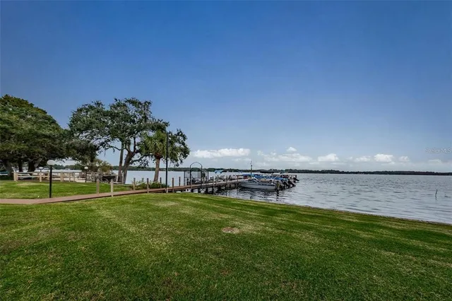 $2,100 | 90 South Highland Avenue, Unit 214, Tarpon Springs, FL 34689