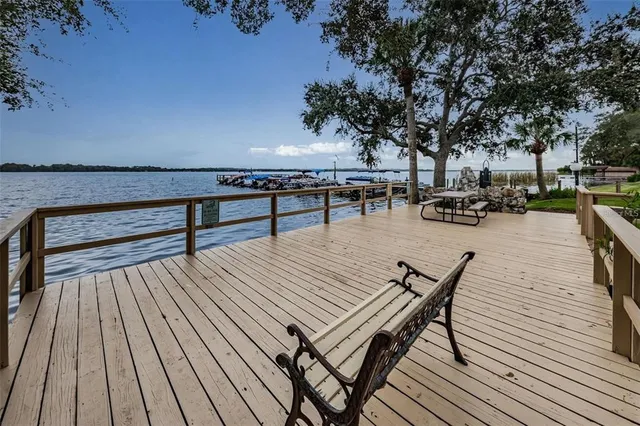 $2,100 | 90 South Highland Avenue, Unit 214, Tarpon Springs, FL 34689