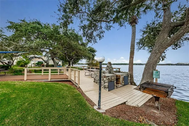 $2,100 | 90 South Highland Avenue, Unit 214, Tarpon Springs, FL 34689