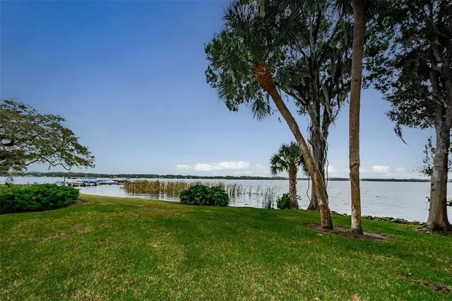 $2,100 | 90 South Highland Avenue, Unit 214, Tarpon Springs, FL 34689