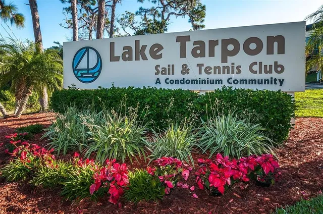 $2,100 | 90 South Highland Avenue, Unit 214, Tarpon Springs, FL 34689