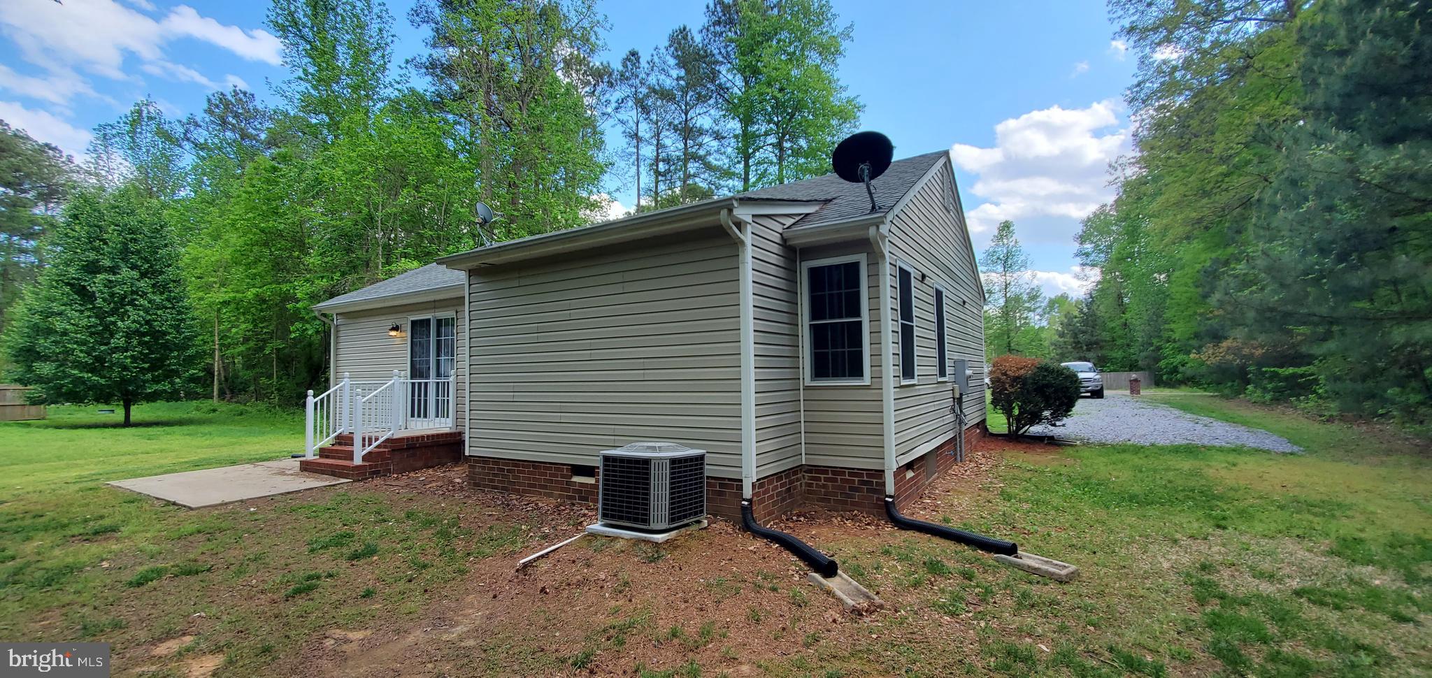 12129 Loblolly Road Ruther Glen, VA 22546 - Photo 4 of 24