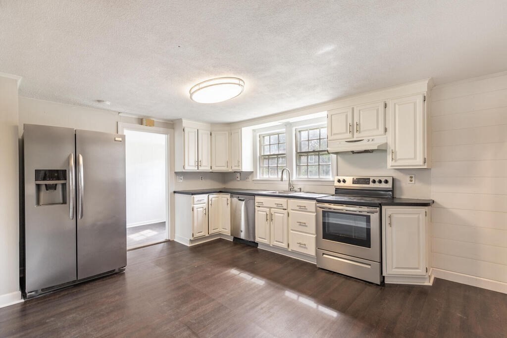 9 Old Farm Road Beverly, MA 01915 - Photo 7 of 27 Gallery Image 7