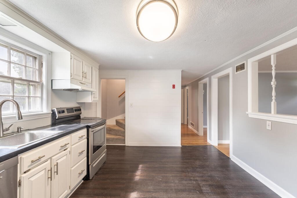 9 Old Farm Road Beverly, MA 01915 - Photo 10 of 27 Gallery Image 10