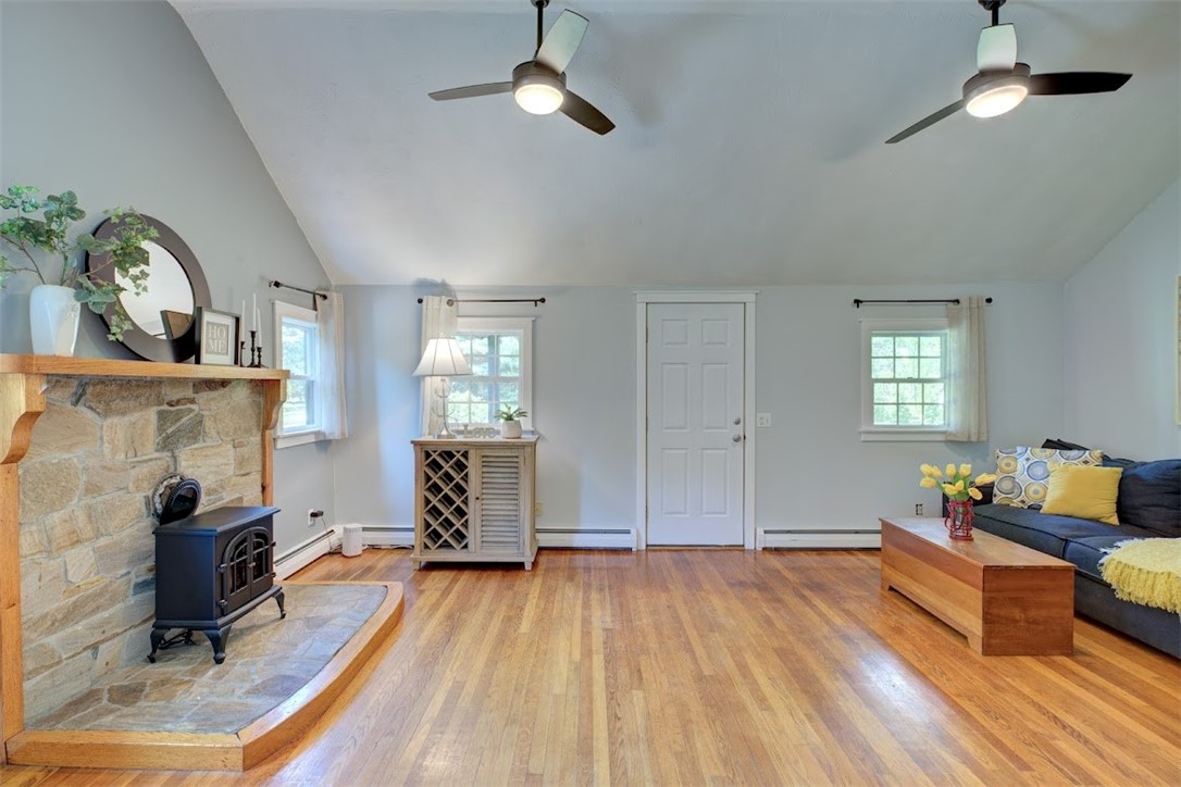 740 S Road East Greenwich, RI 02818 - Photo 11 of 34