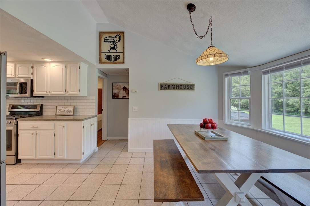 740 S Road East Greenwich, RI 02818 - Photo 14 of 34