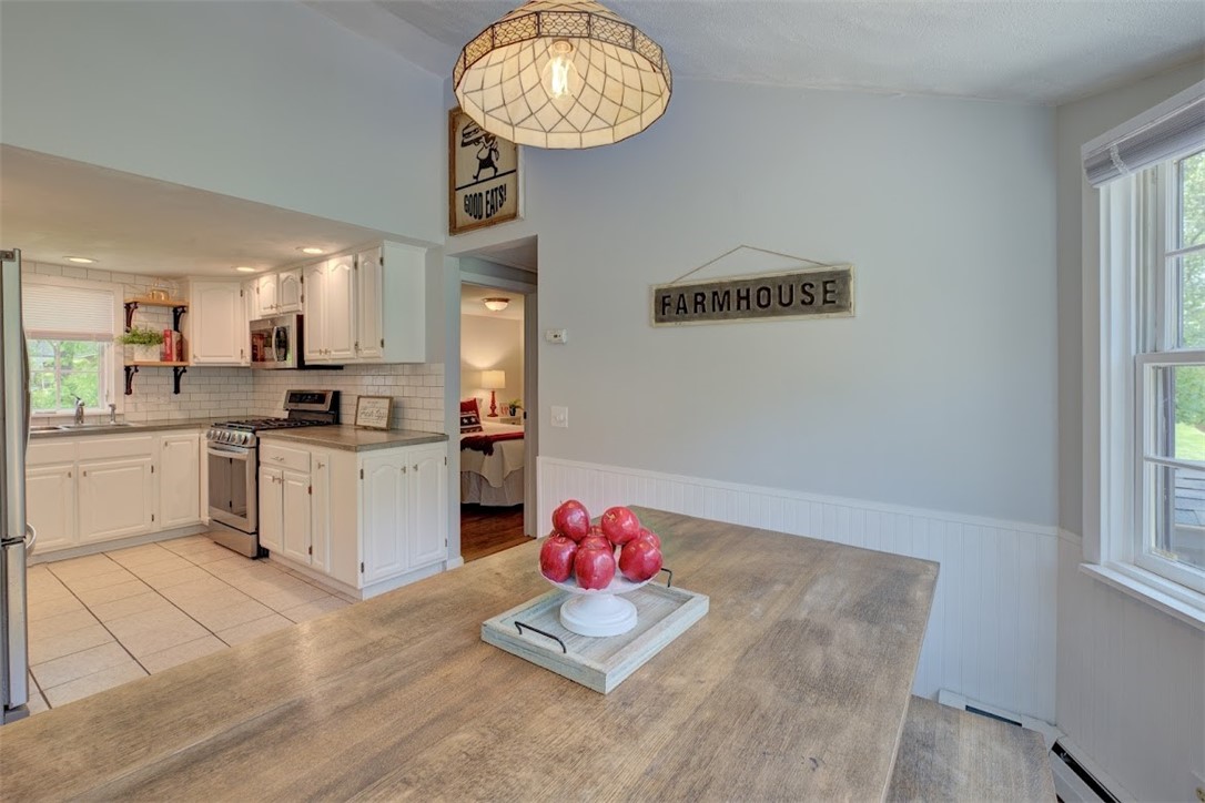 740 S Road East Greenwich, RI 02818 - Photo 15 of 34