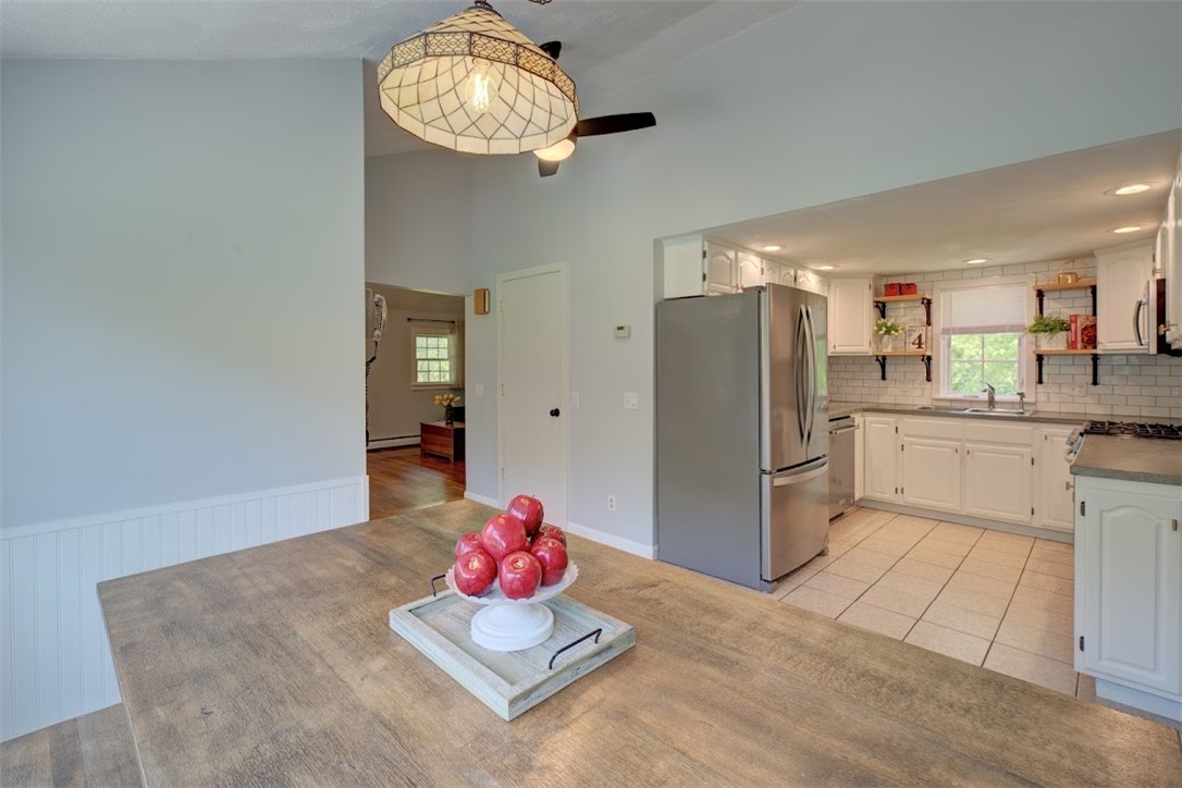 740 S Road East Greenwich, RI 02818 - Photo 17 of 34