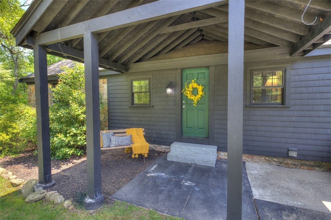 740 S Road East Greenwich, RI 02818 - Photo 2 of 34