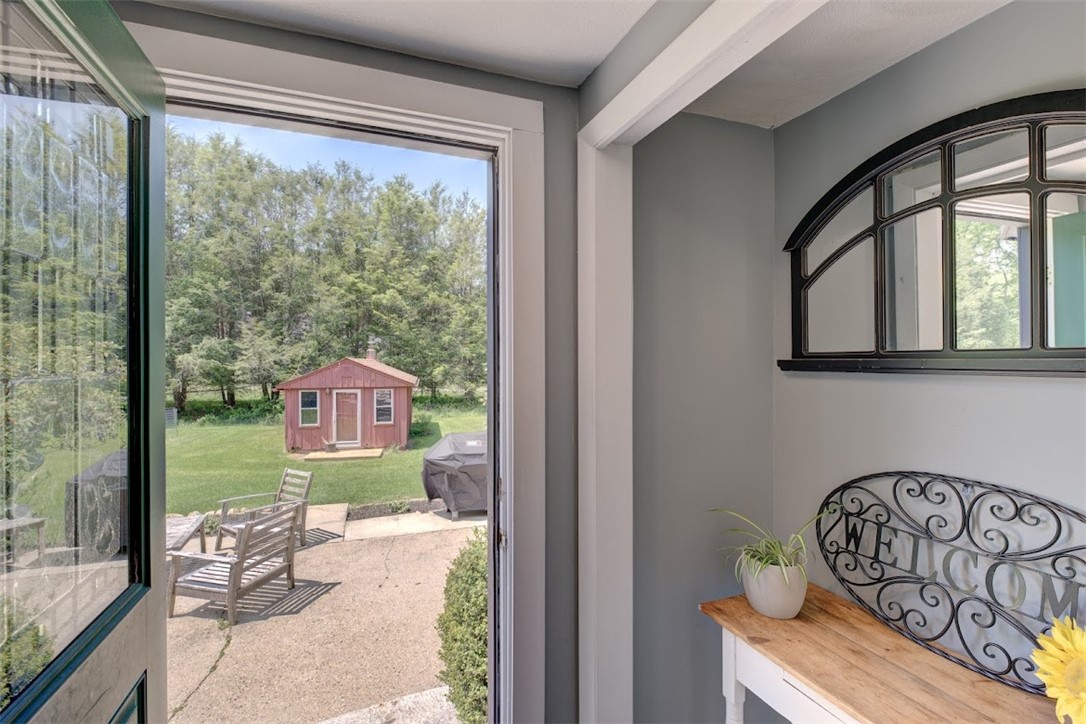 740 S Road East Greenwich, RI 02818 - Photo 8 of 34