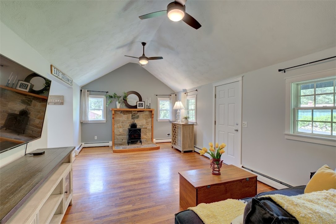 740 S Road East Greenwich, RI 02818 - Photo 9 of 34