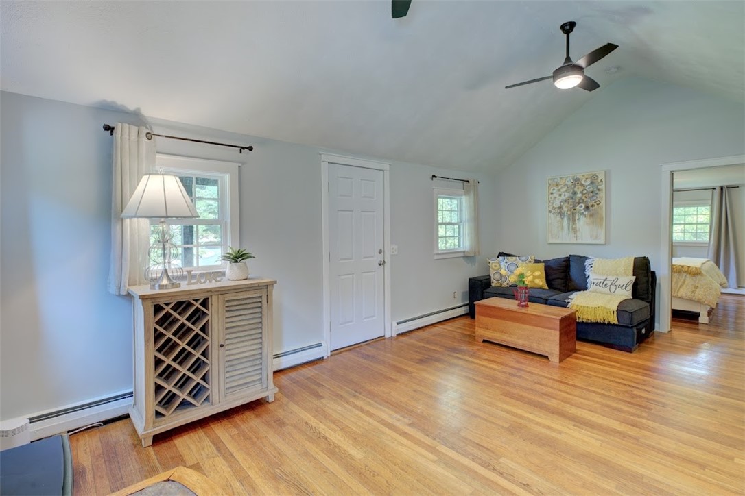 740 S Road East Greenwich, RI 02818 - Photo 10 of 34