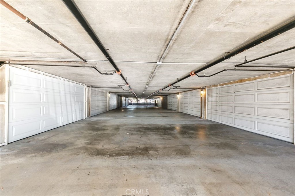 16117 St Croix Circle Huntington Beach, CA 92649 - Photo 39 of 45 a view of small yard