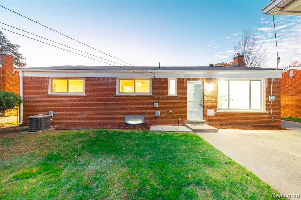 36966 Greenbush Road Wayne, MI 48184 - Photo 30 of 33 Gallery Image 30