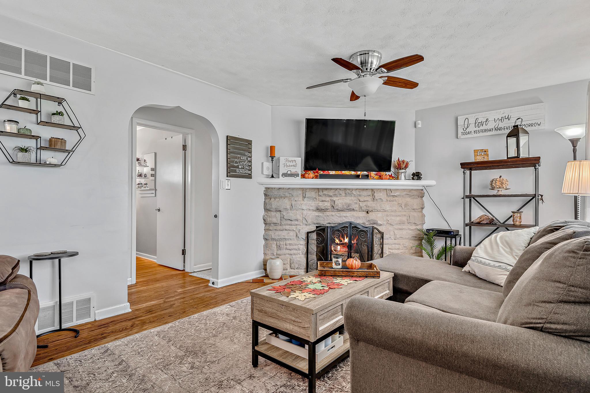 245 Rosedale Drive Manchester, PA 17345 - Photo 4 of 28 Gallery Image 4