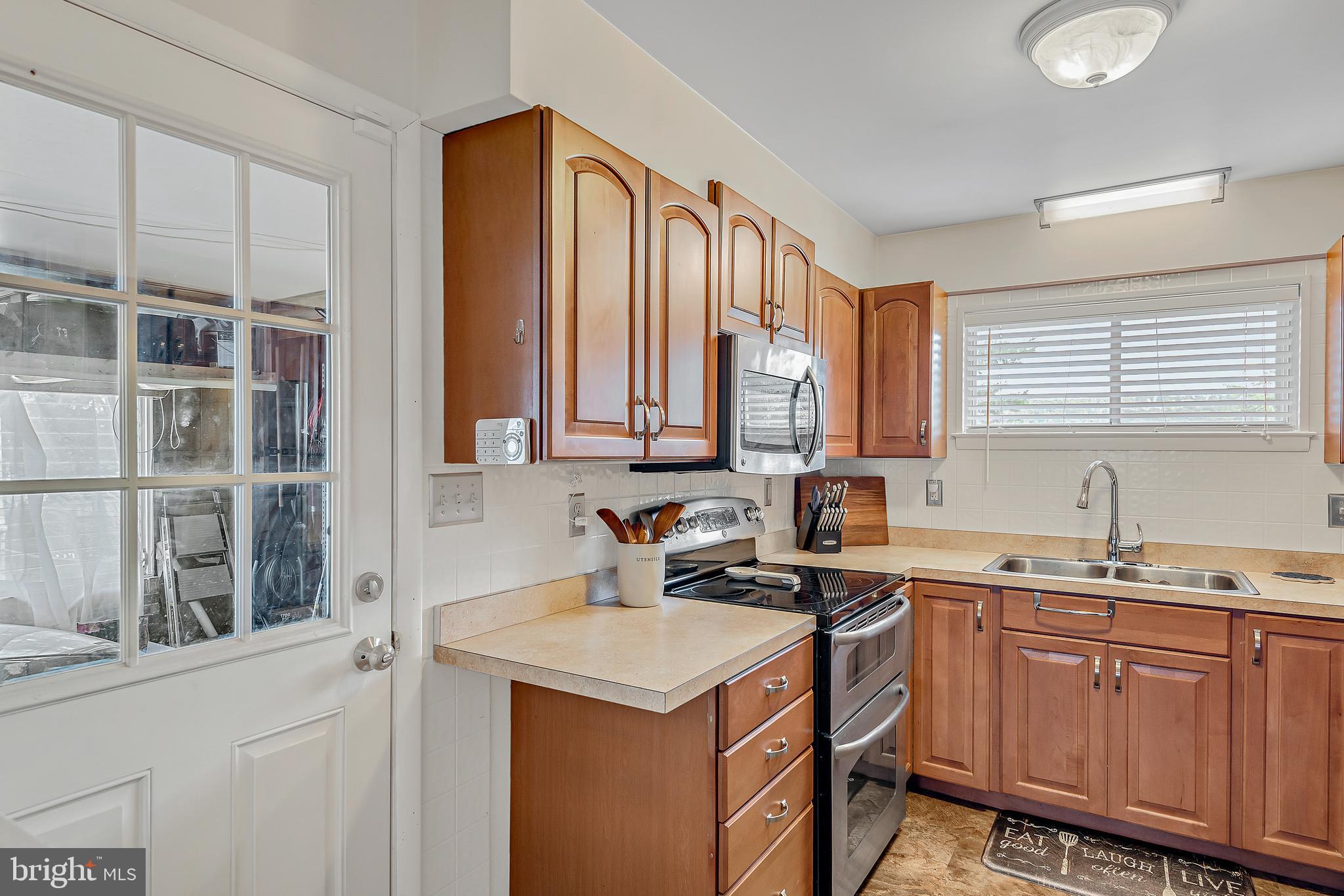 245 Rosedale Drive Manchester, PA 17345 - Photo 8 of 28 Gallery Image 8