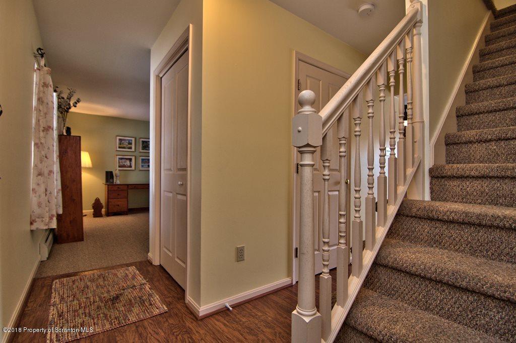 200 Hahn Road Moscow, PA 18444 - Photo 5 of 45 Gallery Image 5
