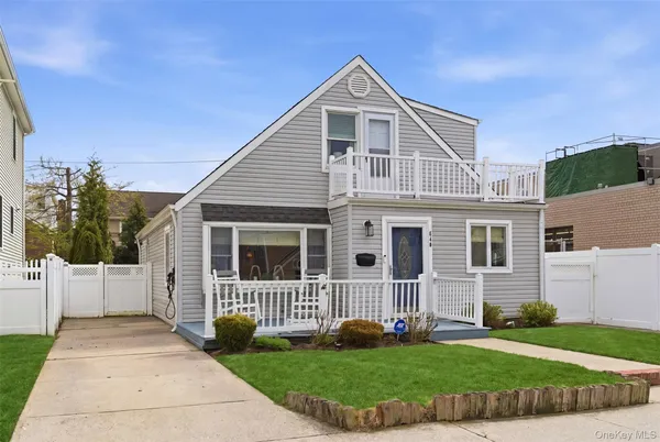 $949,000 | 540 West Walnut Street, Long Beach, NY 11561