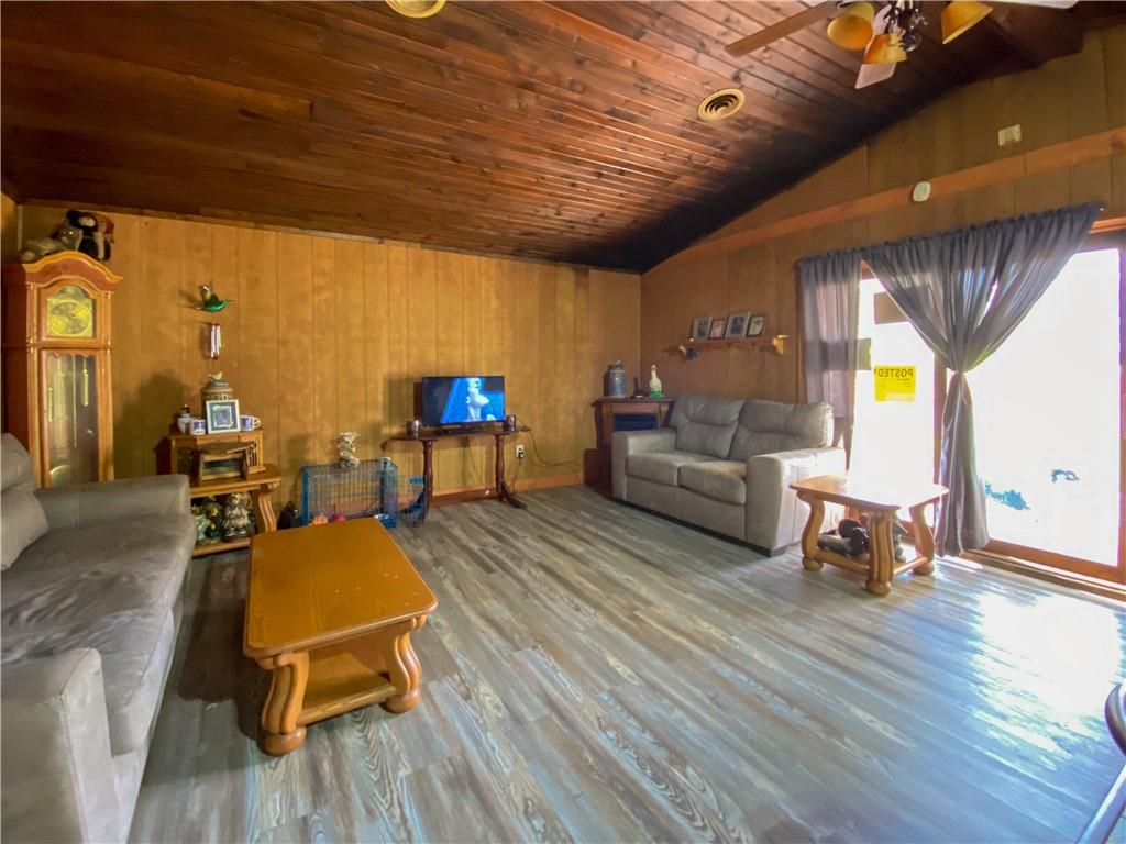 218 Salem Church Road Midland, PA 15059 - Photo 20 of 25 LIVING ROOM