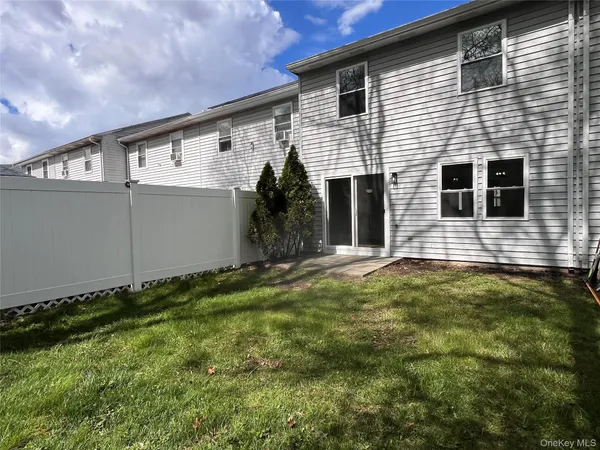 $2,600 | 524 Saracino Drive, Maybrook, NY 12543