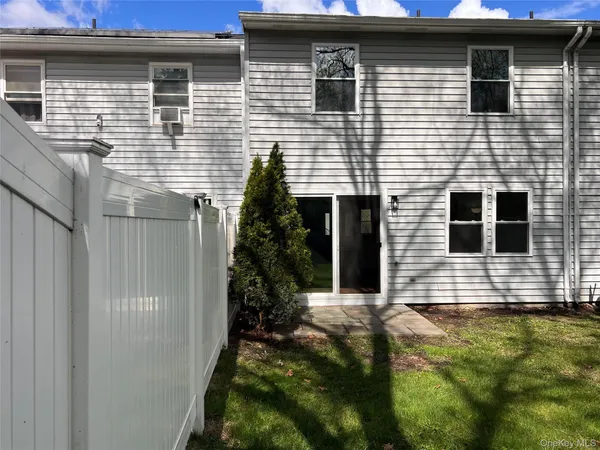 $2,600 | 524 Saracino Drive, Maybrook, NY 12543