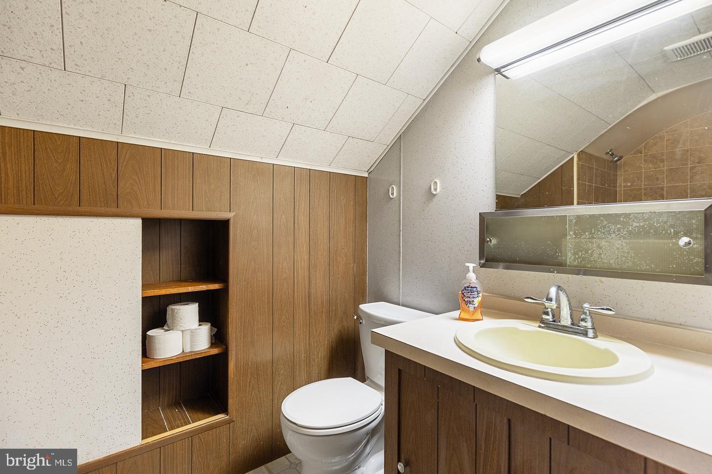 2808 Swede Road Norristown, PA 19401 - Photo 17 of 22 2nd floor bath