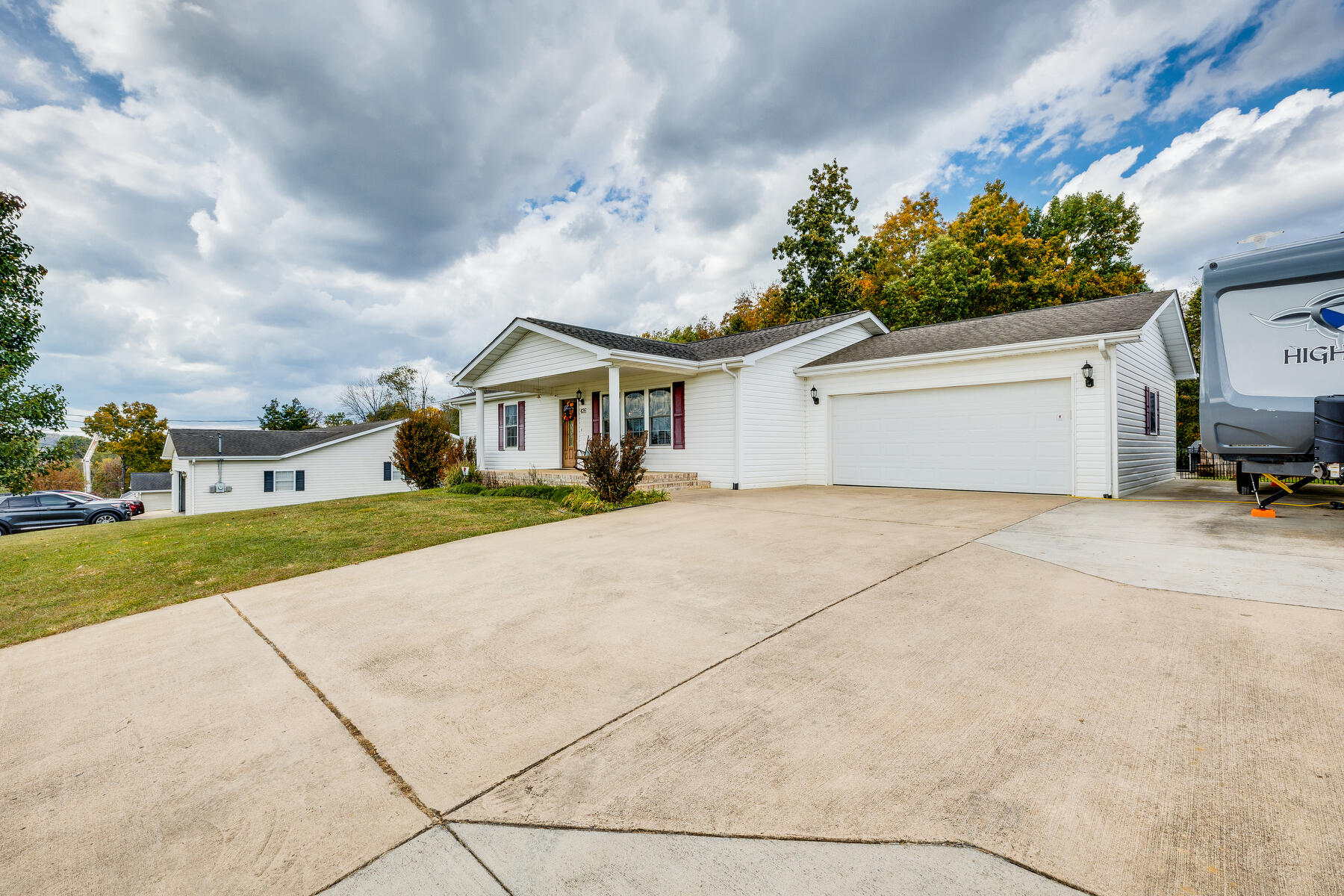 426 Douglas Shed Road Gray, TN 37615 - Photo 2 of 51 002