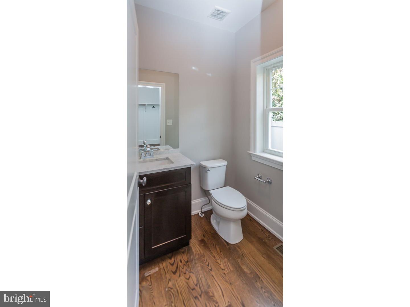 318 Lansdowne Road Havertown, PA 19083 - Photo 9 of 25