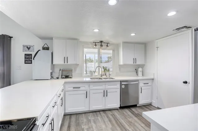 $617,799 | 2913 Michael Way, Las Vegas, NV 89108