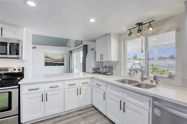 $617,799 | 2913 Michael Way, Las Vegas, NV 89108