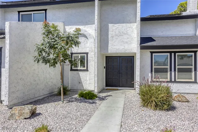 $617,799 | 2913 Michael Way, Las Vegas, NV 89108