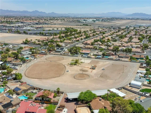 $617,799 | 2913 Michael Way, Las Vegas, NV 89108