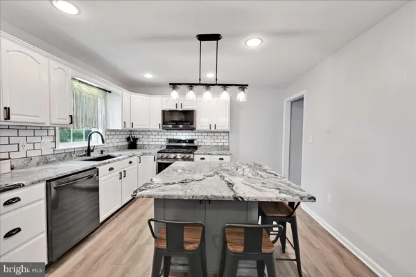 $450,000 | 707 Kenneth Drive, Mount Joy, PA 17552