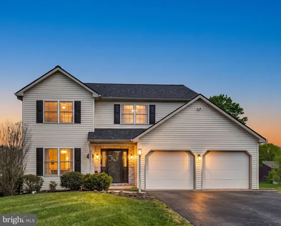 $450,000 | 707 Kenneth Drive, Mount Joy, PA 17552