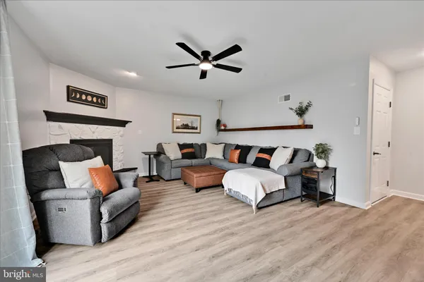$450,000 | 707 Kenneth Drive, Mount Joy, PA 17552
