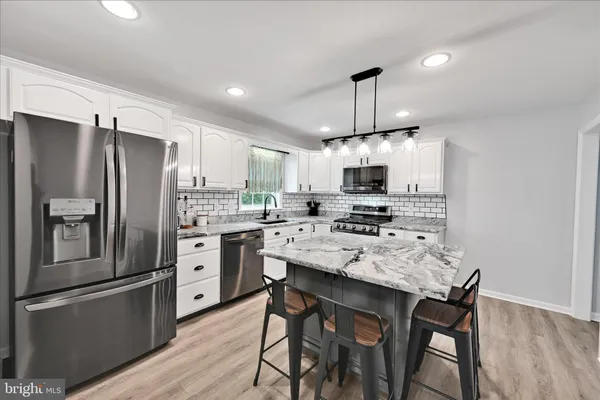 $450,000 | 707 Kenneth Drive, Mount Joy, PA 17552