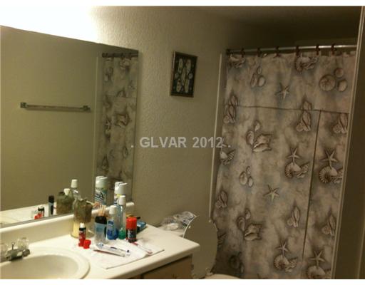 8101 West Flamingo Road, Unit 1007 Las Vegas, NV 89147 - Photo 6 of 10 Master Bath/Spa.