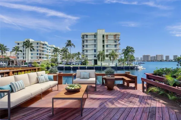 $890,000 | 2689 Northeast 165th Street, Unit 56, North Miami Beach, FL 33160
