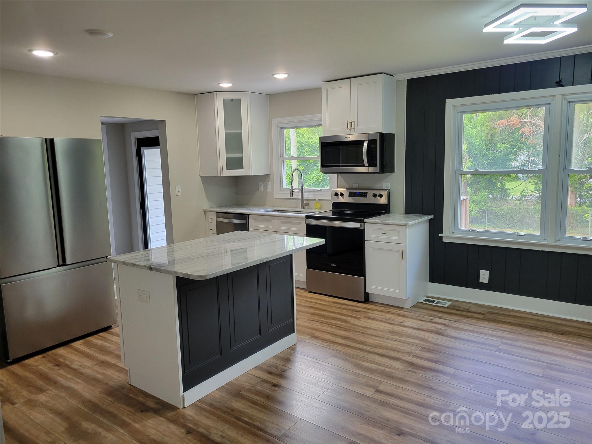 423 South Rhyne Street Dallas, NC 28034 - Photo 3 of 29