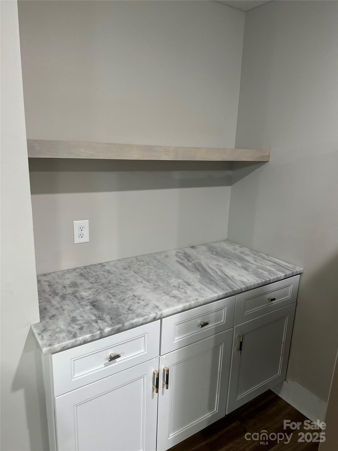 423 South Rhyne Street Dallas, NC 28034 - Photo 4 of 29