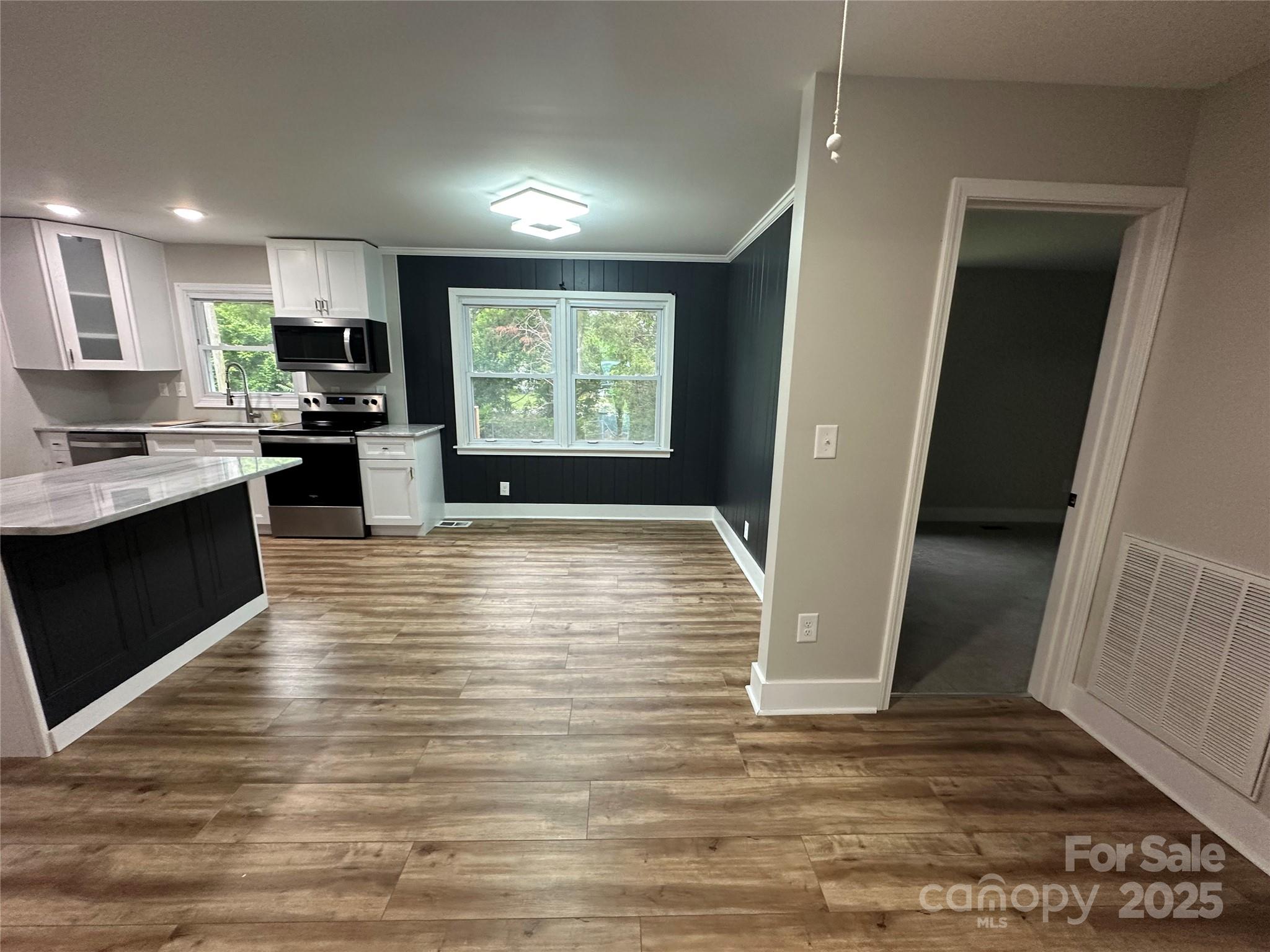 423 South Rhyne Street Dallas, NC 28034 - Photo 7 of 29