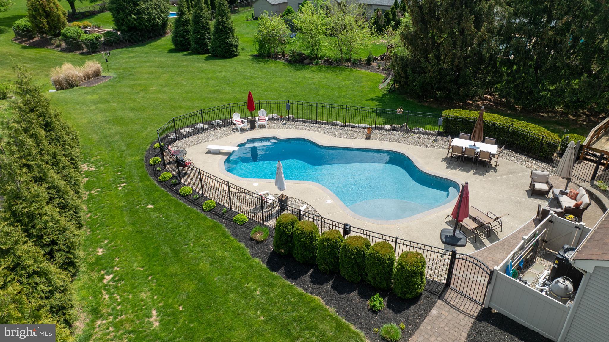 105 Hammersmith Lane Lititz, PA 17543 - Photo 41 of 49 an aerial view of a house with garden space and street view