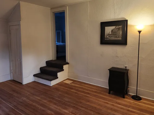 $1,400 | 122 Dole Avenue, Unit 2, Crystal Lake, IL 60014